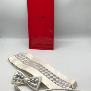 Brioni Silk Bow Tie & Cummerbund.  Woven grey & white.  Original Brioni Box.